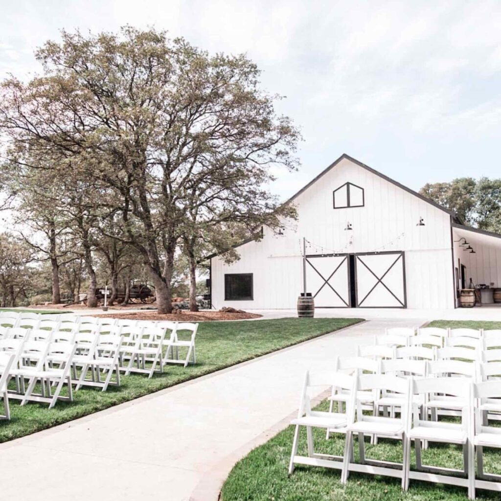 barnsatwillowcreekfront of barn
